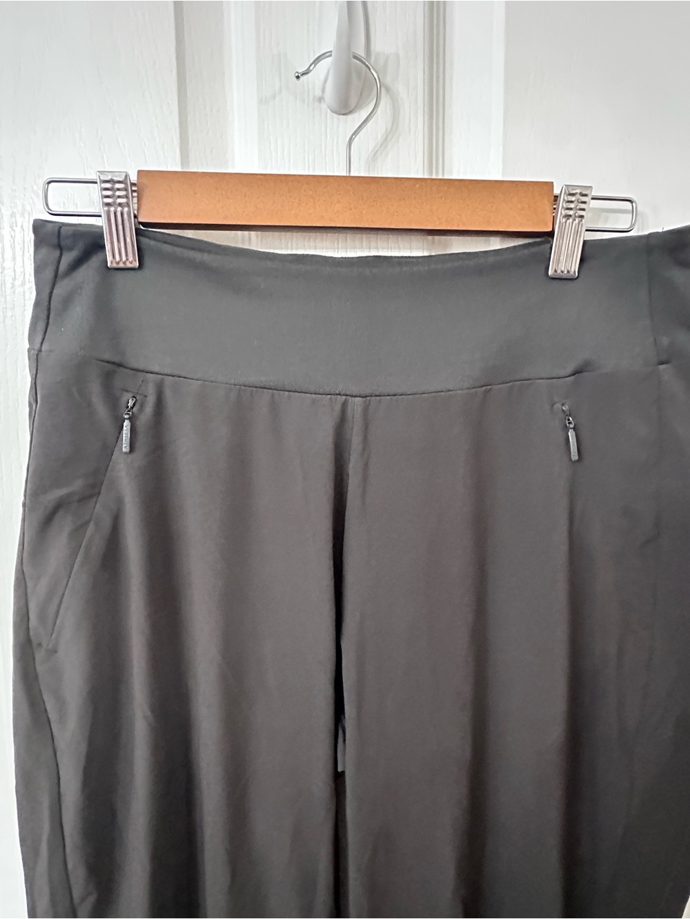 Athleta Trekkie North Joggers Dark Gray Charcoal Size 6 - GUC - Picture 3 of 6